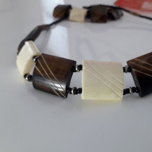 NWOT - TRIBAL JEWELRY NECKLACE AND BRACELET SET - Picture 2 of 3